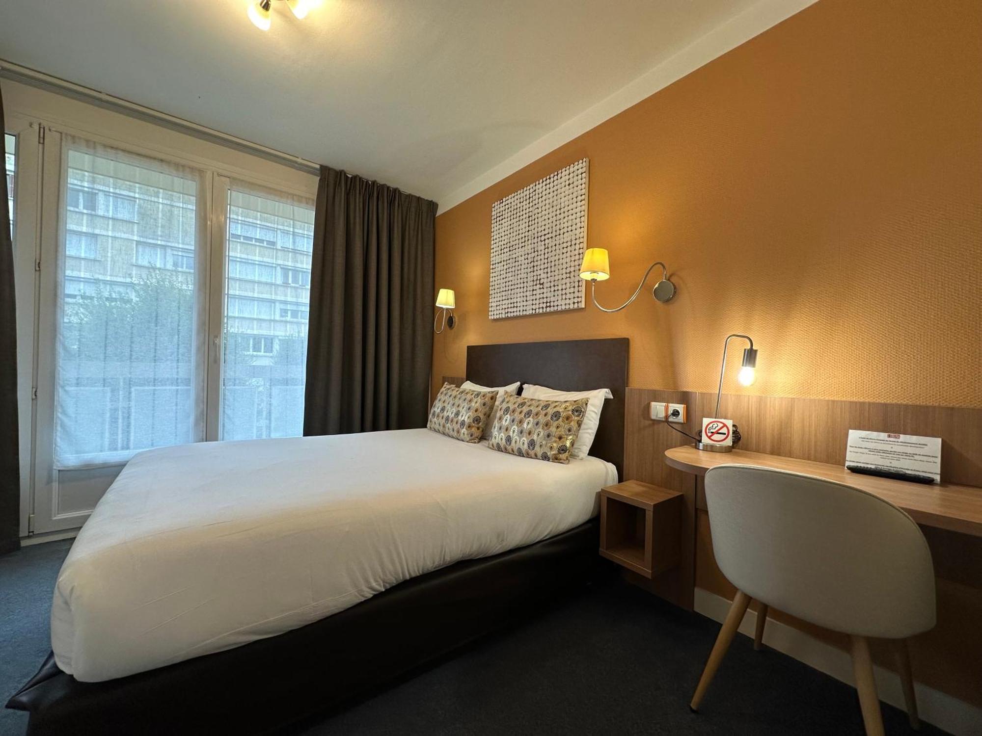 Hotel Hotel De Caen 2*
